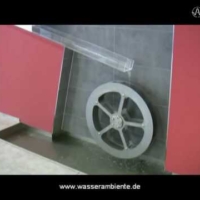 Wasserwand mit Wasserrad "Aqualon® Raiffeisenbank Neustadt-Vohenstrauss" II
