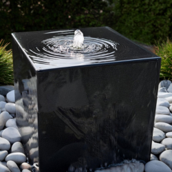 Gartenbrunnen aus Aluminium ( farbig ) "Le Cube"